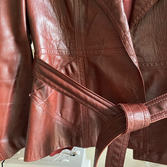 Red/brown/bordeaux leather jacket with belt - Picture 4 of 5